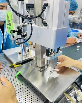 香港化妝品廠月薪1.8萬招河南安陽包裝工質檢員清潔工包吃住
