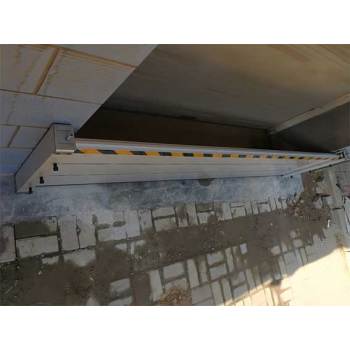 地下车库防汛挡水板报价地下设施抗洪防水板材质可移动挡水板