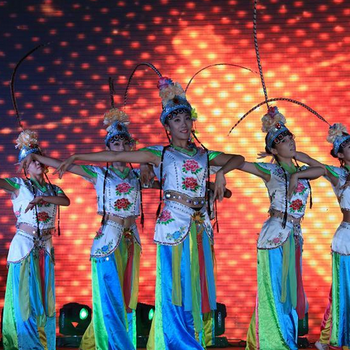 墾利薩克斯墨舞表演，大型魔術(shù)互動街舞芭蕾舞，軍樂隊舞獅