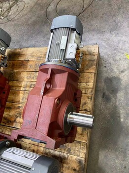 KF57DRE132M4立式減速機FA67-Y2.2KW-30.22M3減速電機