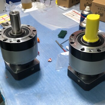 R37-Y0.75KW-55.76M3卧式减速器KA107DRE225S4减速电机