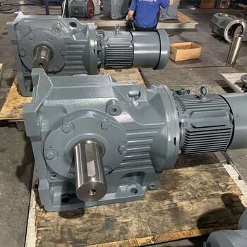 MC2PEST06臥式減速器SAF67-Y4-7.56M5AD40減速電機