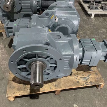 MC3RLST03臥式減速器R27-Y0.37-26.09M1-II減速電機