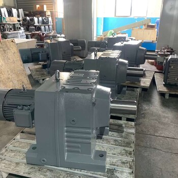MC3RLHF05減速箱SF77-Y1.5-NA8.7M6減速電機(jī)