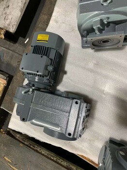 P2LA15齒輪減速機SAF47-Y0.37KW-46.5減速電機