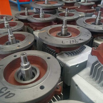 MC3PEST04減速箱RF67-Y1.5-32.27M3減速電機