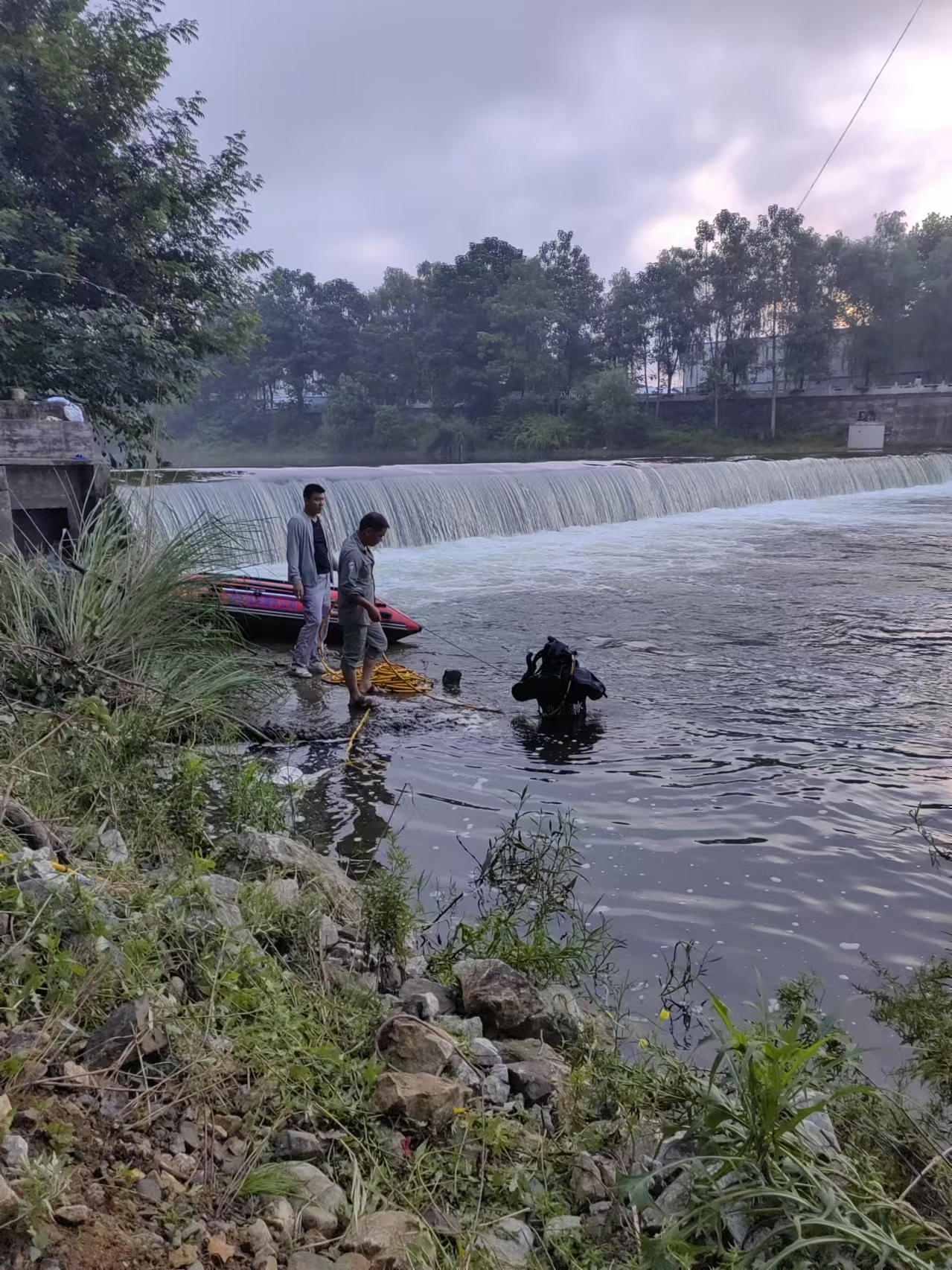 陕西扶风潜水打捞水下机器人电话