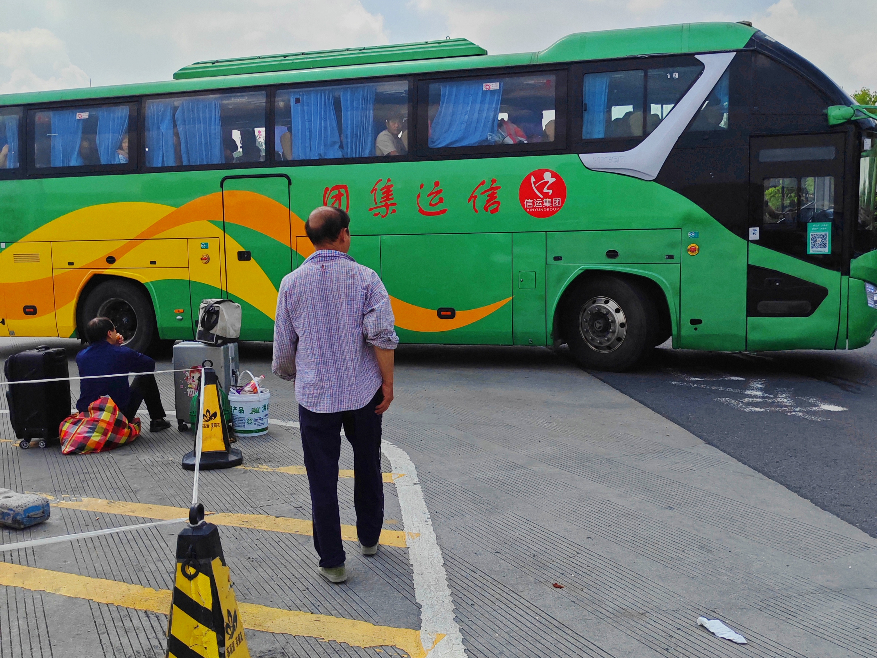 浦江到丘北直达客车