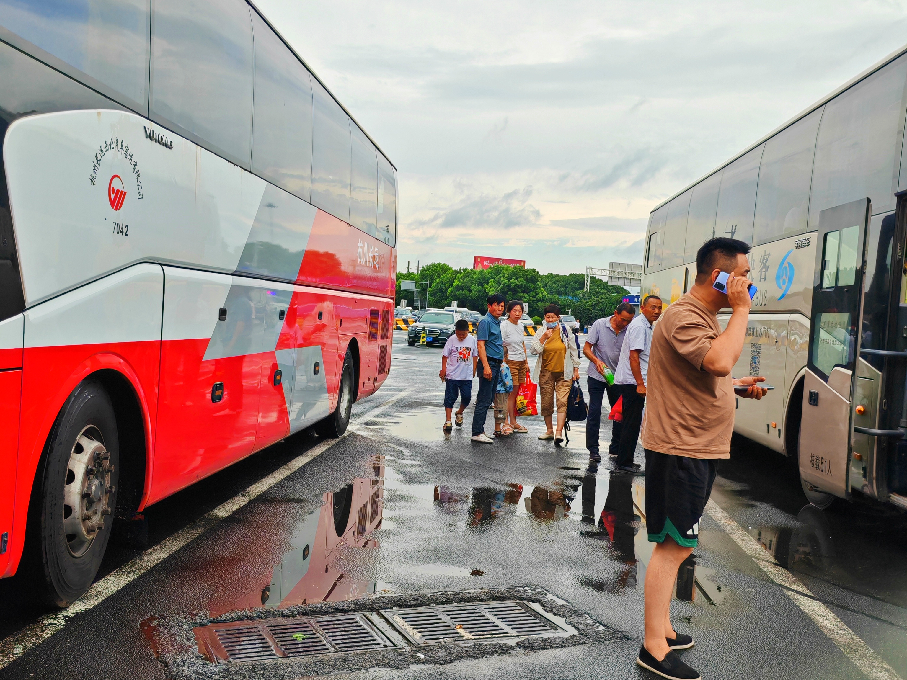 诸暨到晴隆大巴车