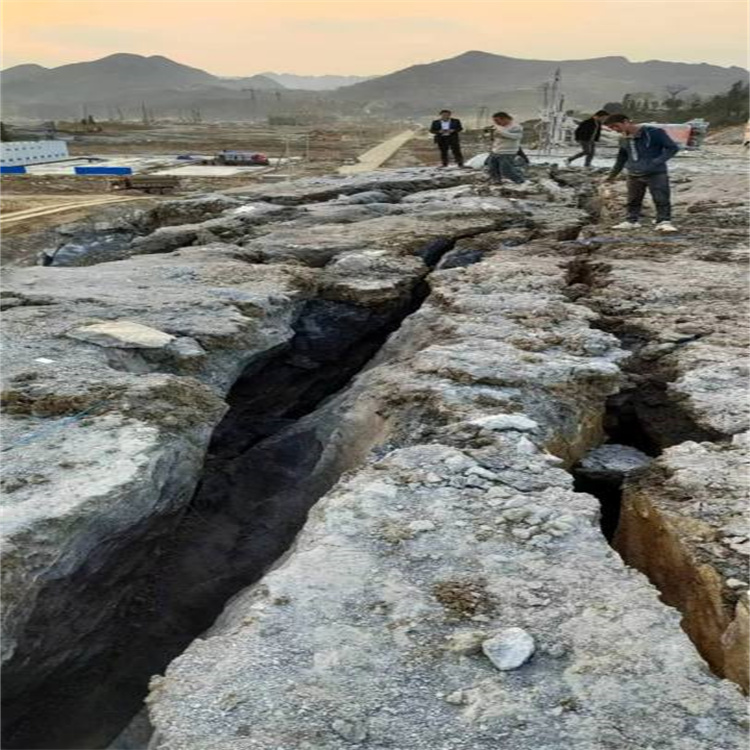 安徽阜阳气体爆破矿山岩石