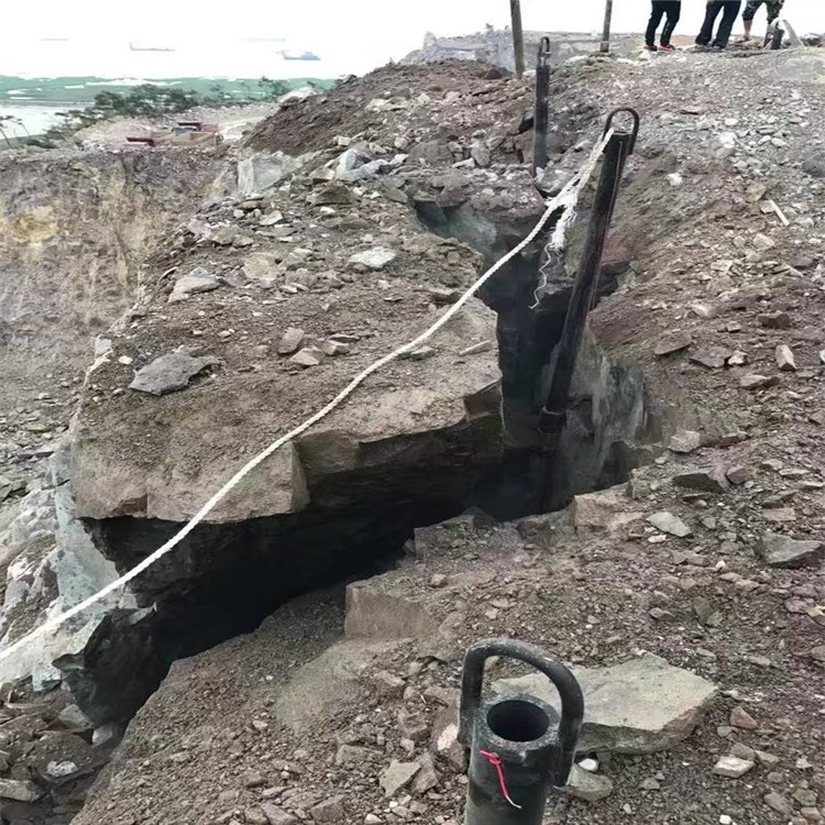 新疆克孜勒苏二氧化碳气体爆破岩石开采