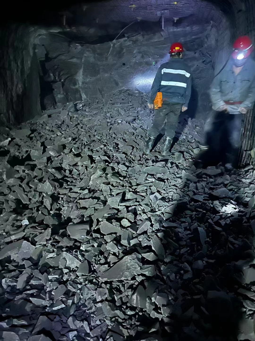 山西清徐煤矿致裂技术煤矿顶板泄压施工方案
