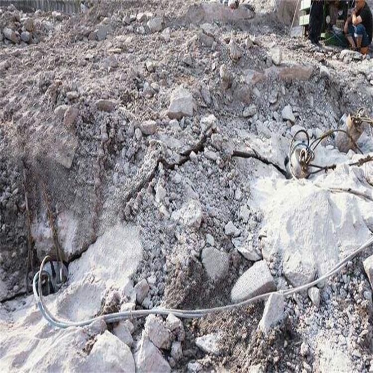 吉林隧道死角岩石拆除岩石劈裂棒水磨钻设备型号