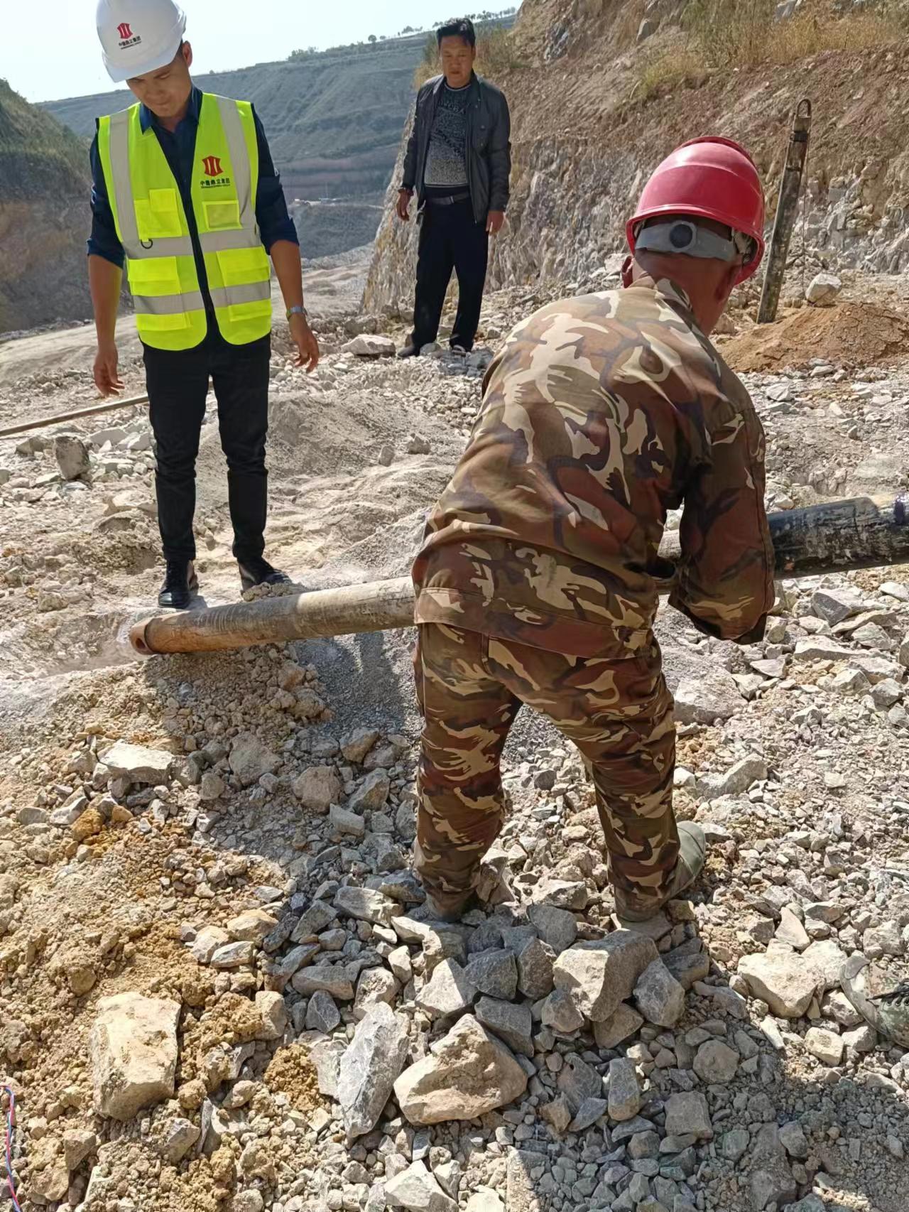 新疆阿泰勒矿山隧道二氧化碳爆破
