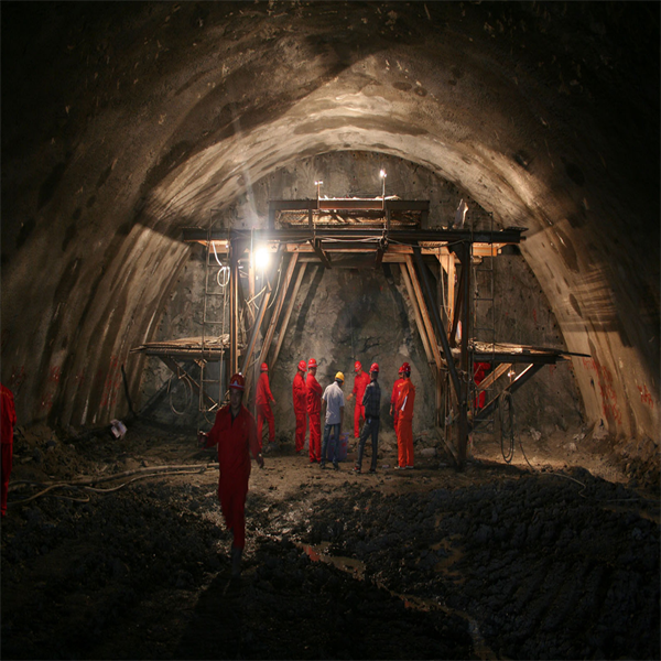 重庆隧道掘进开采分裂机静态劈裂棒技术培训