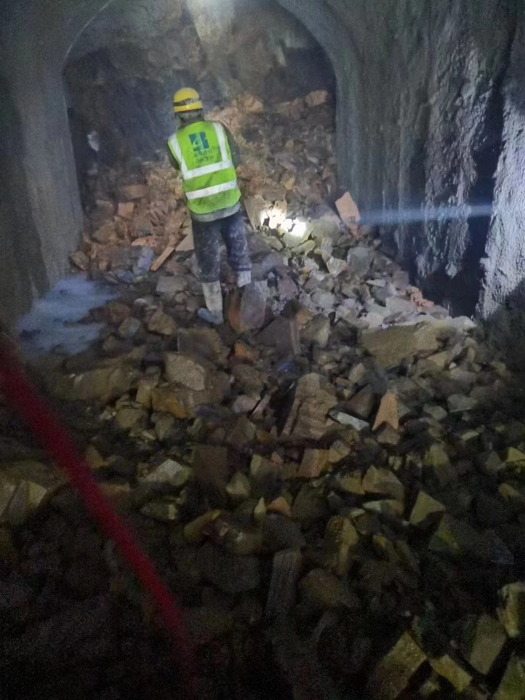 甘肃隧道开挖替代掘进机隧道井下压裂管