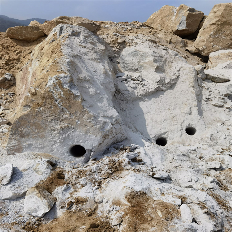 贵州岩石破碎设备劈裂棒技术培训