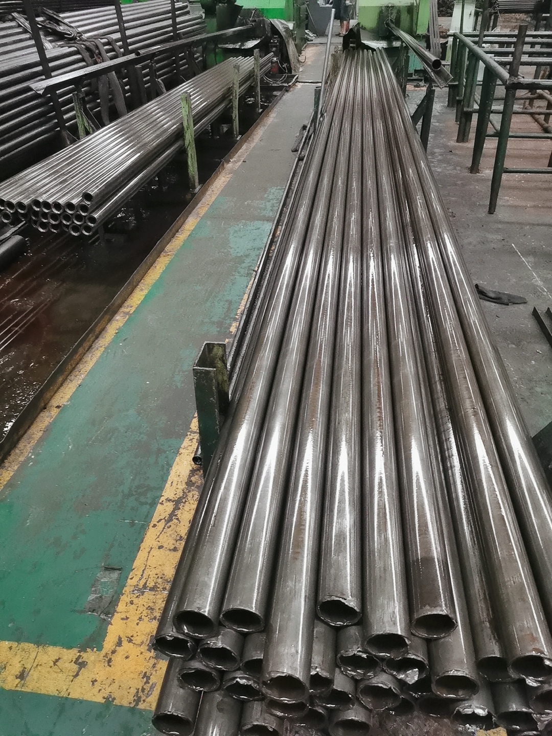 大号口径冷轧精密管厂家生产 125x3液压精密钢管厂家