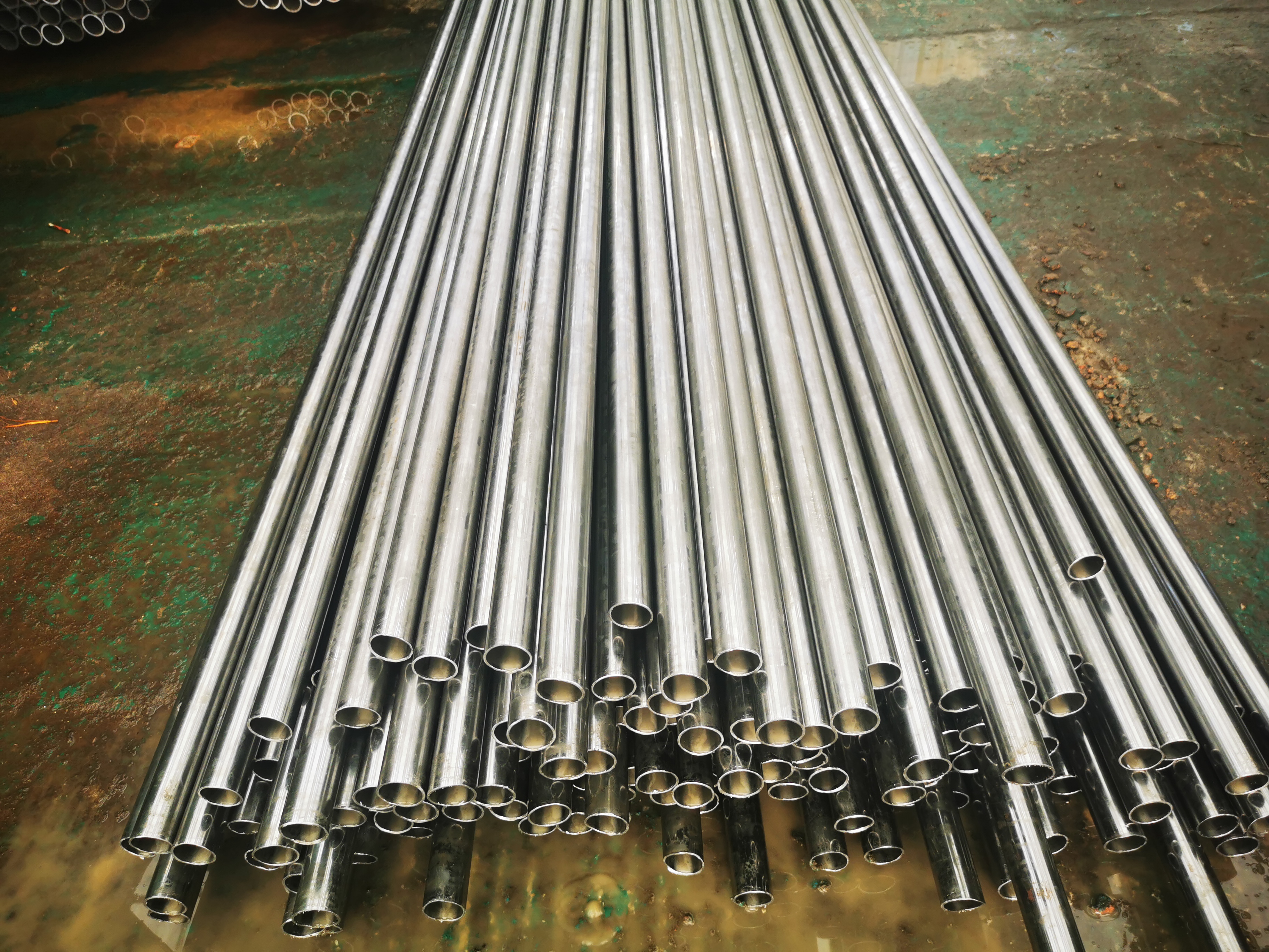 精轧无缝管厂家生产 102x14液压精密钢管厂家