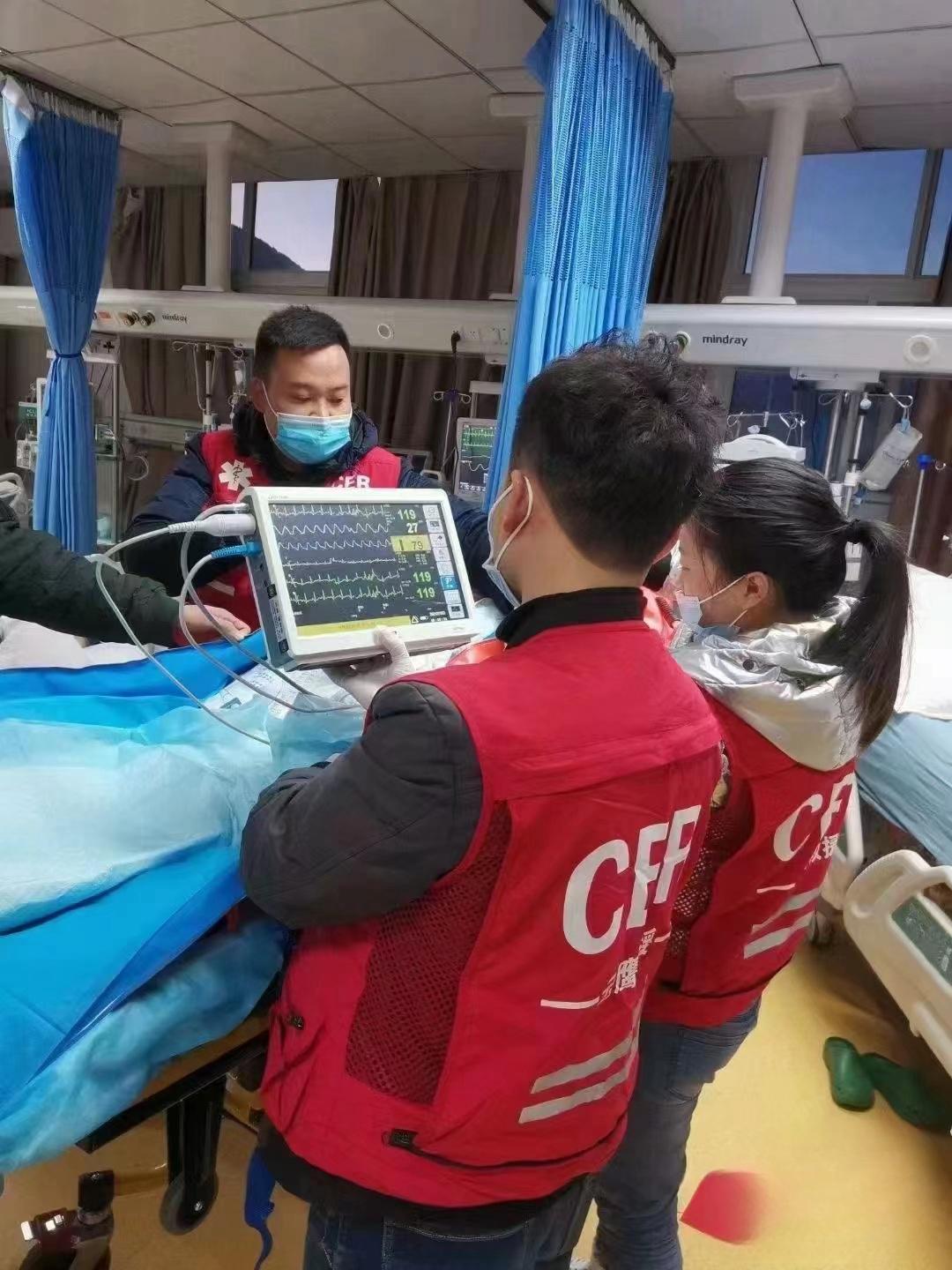 上海瑞金附近救护救护车跨省转运病人-全国均有服务站点