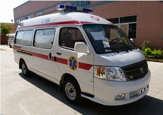 阿坝病人转院跨省运送患者接送患者救护车