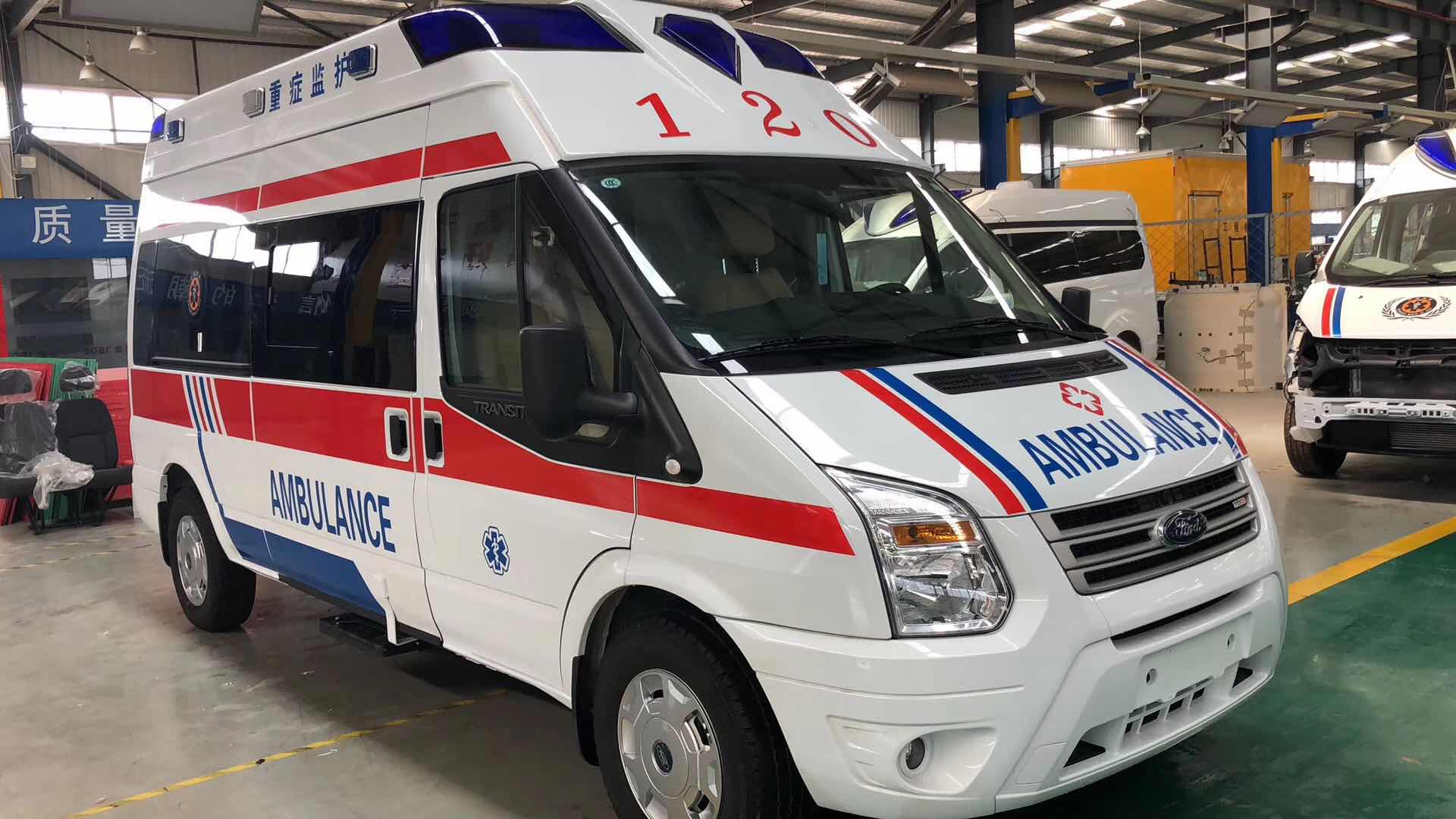 双鸭山病人转院跨省运送患者危重病人转院救护车