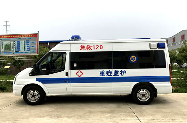 克孜勒苏120救护车跨省运送病人-返乡转院救护车800里怎么收费