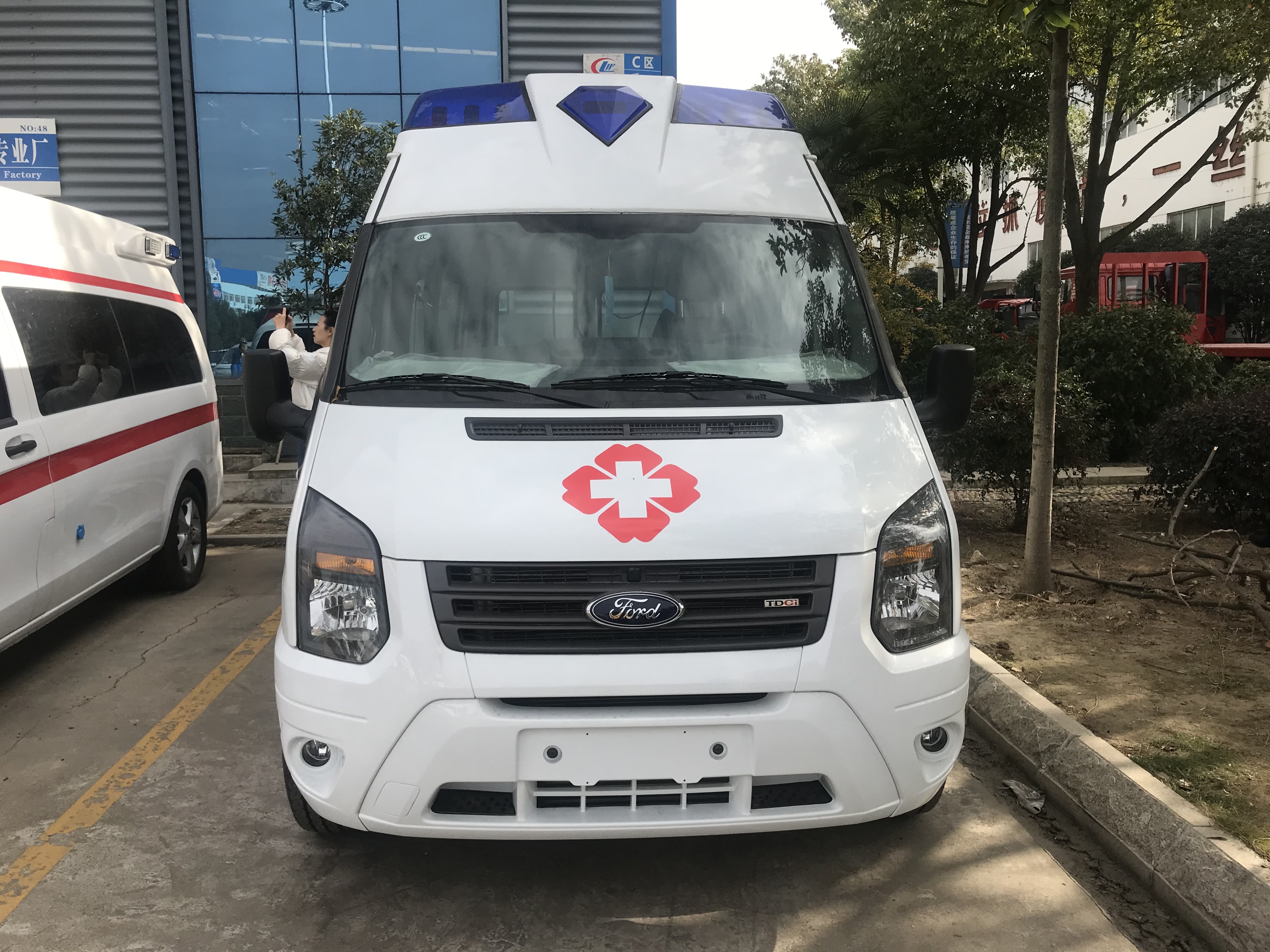 武隆私人120救护车服务电话-救护车长途转运