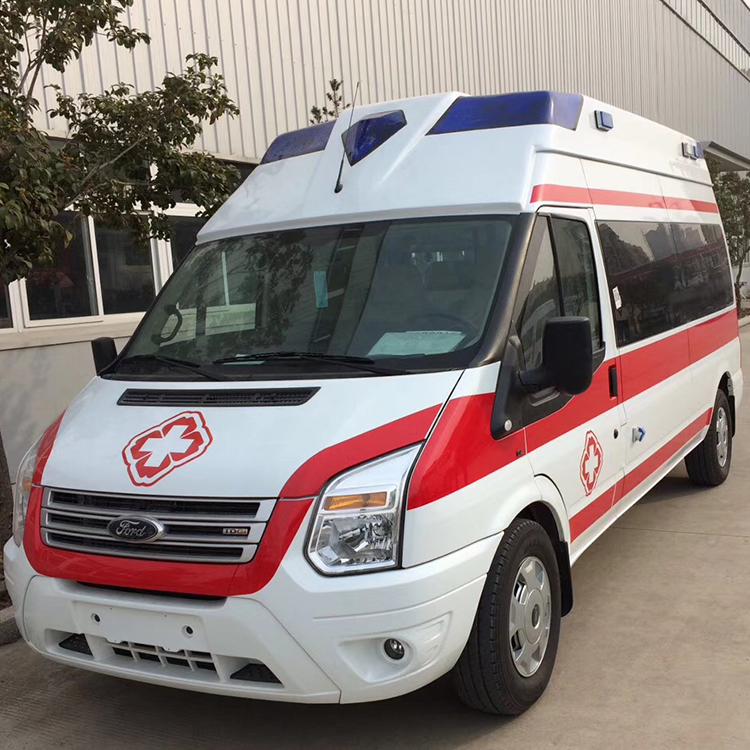 朝阳救护车提供跨省转运病人服务，医护团队全程护送