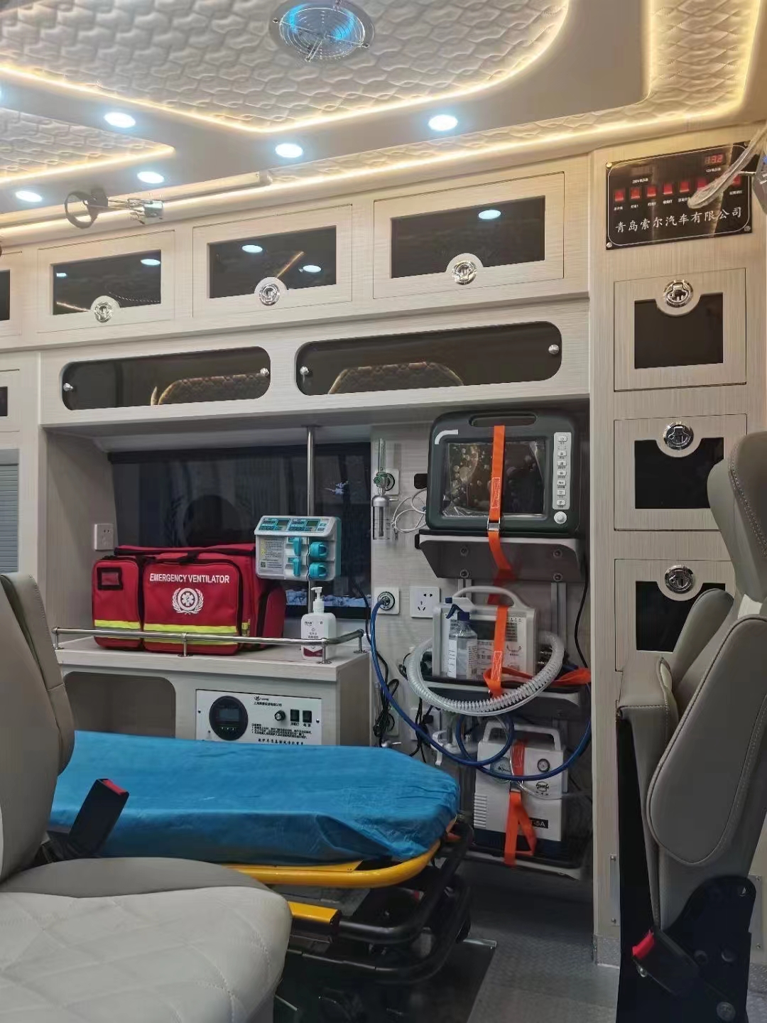 呼和浩特救护车出租跨省转运病人，全国连锁，24小时服务