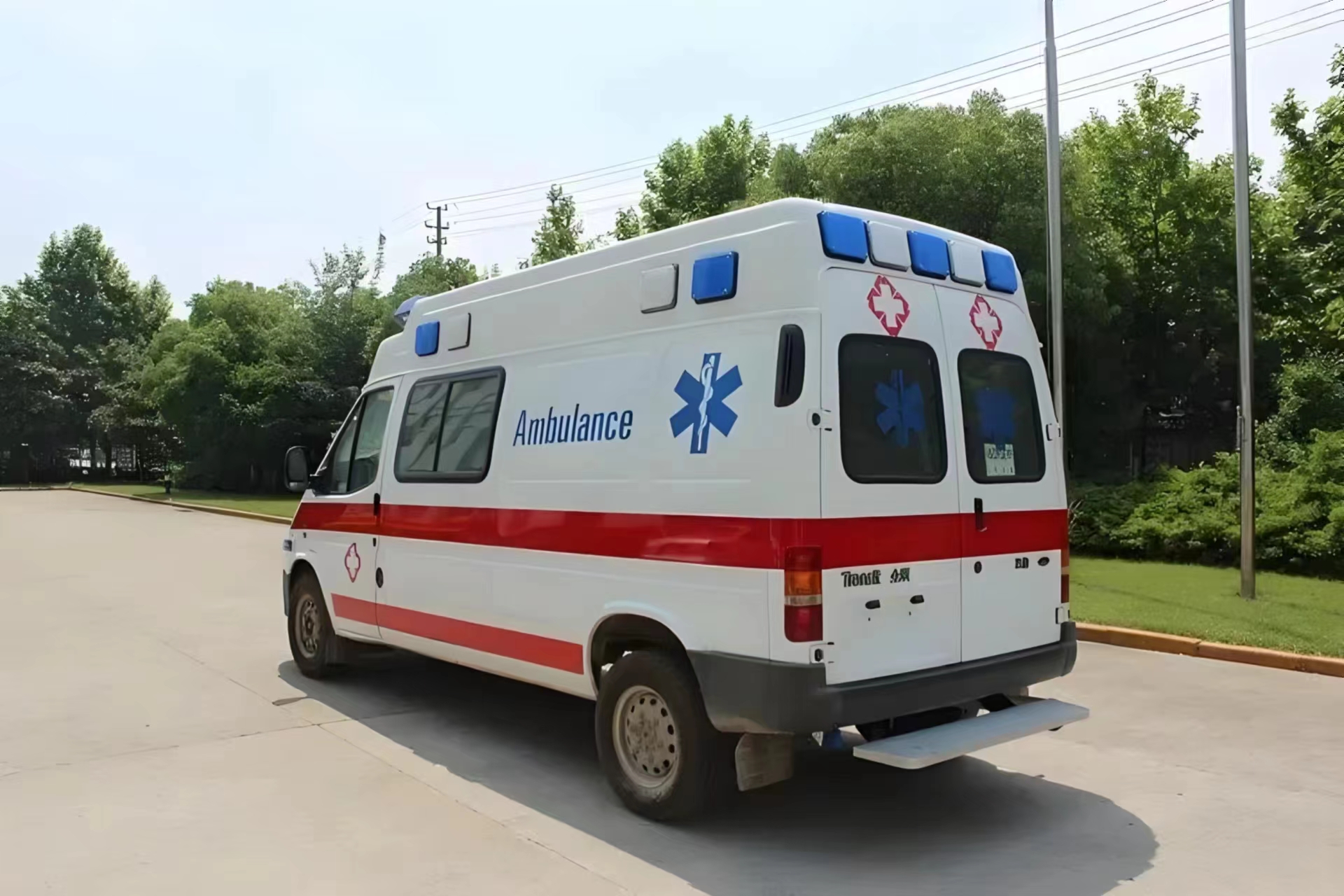 自贡120救护车出租-长途救护车病人转运-费用透明