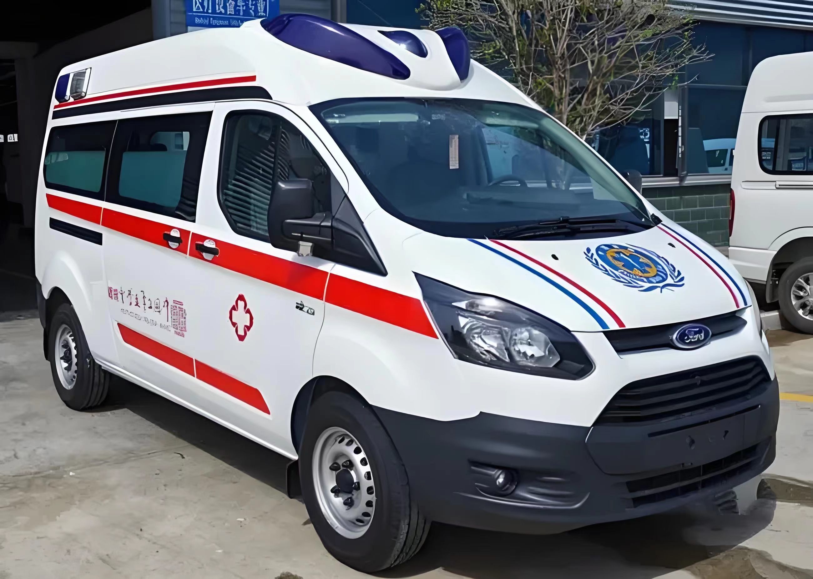 东莞120救护车出租-120救护车转运-费用透明