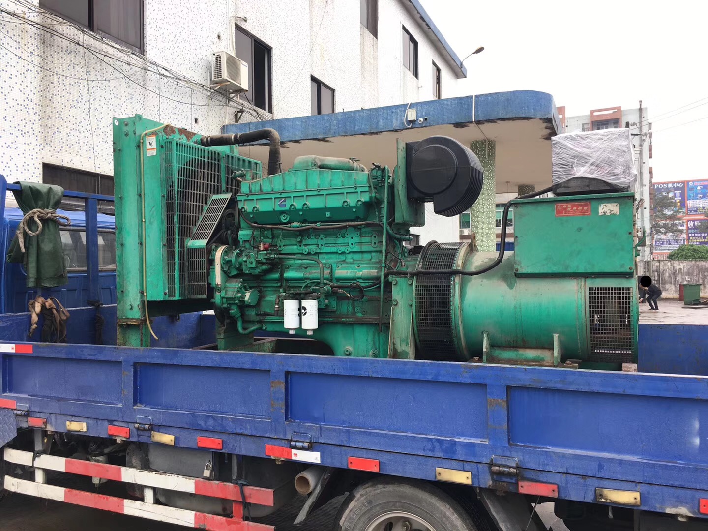 广州番禺区柴油发电机回收公司/淘汰发电机回收