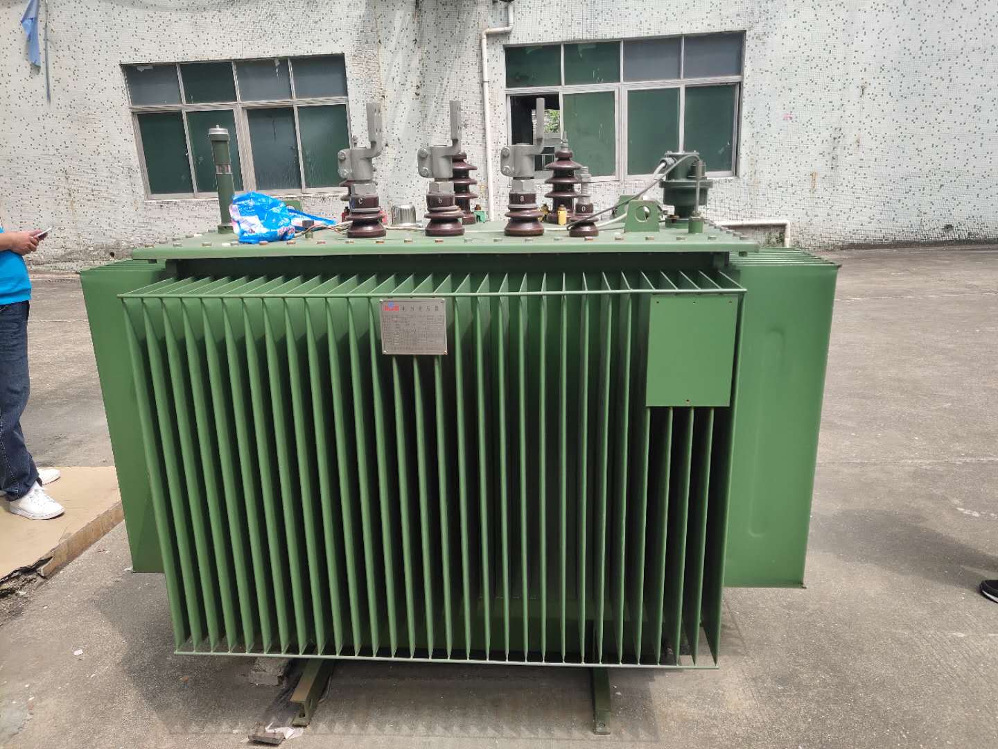 深圳市回收二手变压器-电力变压器回收-1250千瓦变压器回收