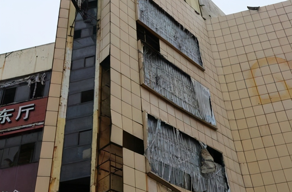 香洲区宾馆拆除回收电梯拆除回收清运公司