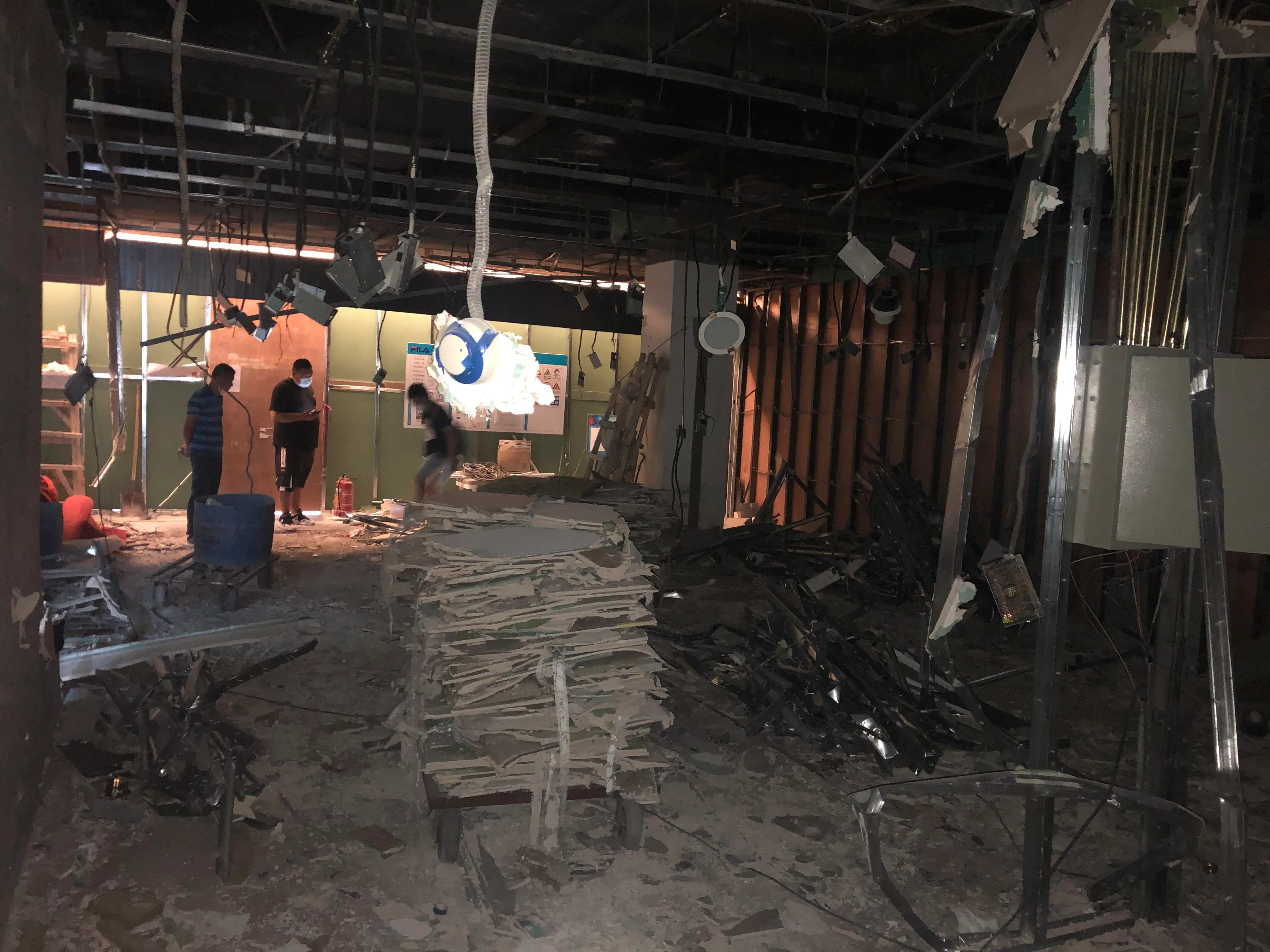 连州市停业酒店拆除供电系统拆除整体物资回收