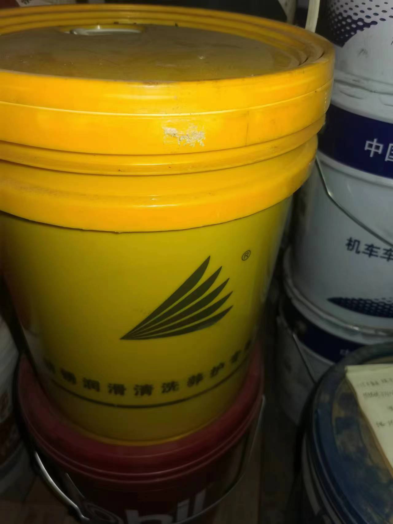 江苏苏州昆山上门回收过期木器漆