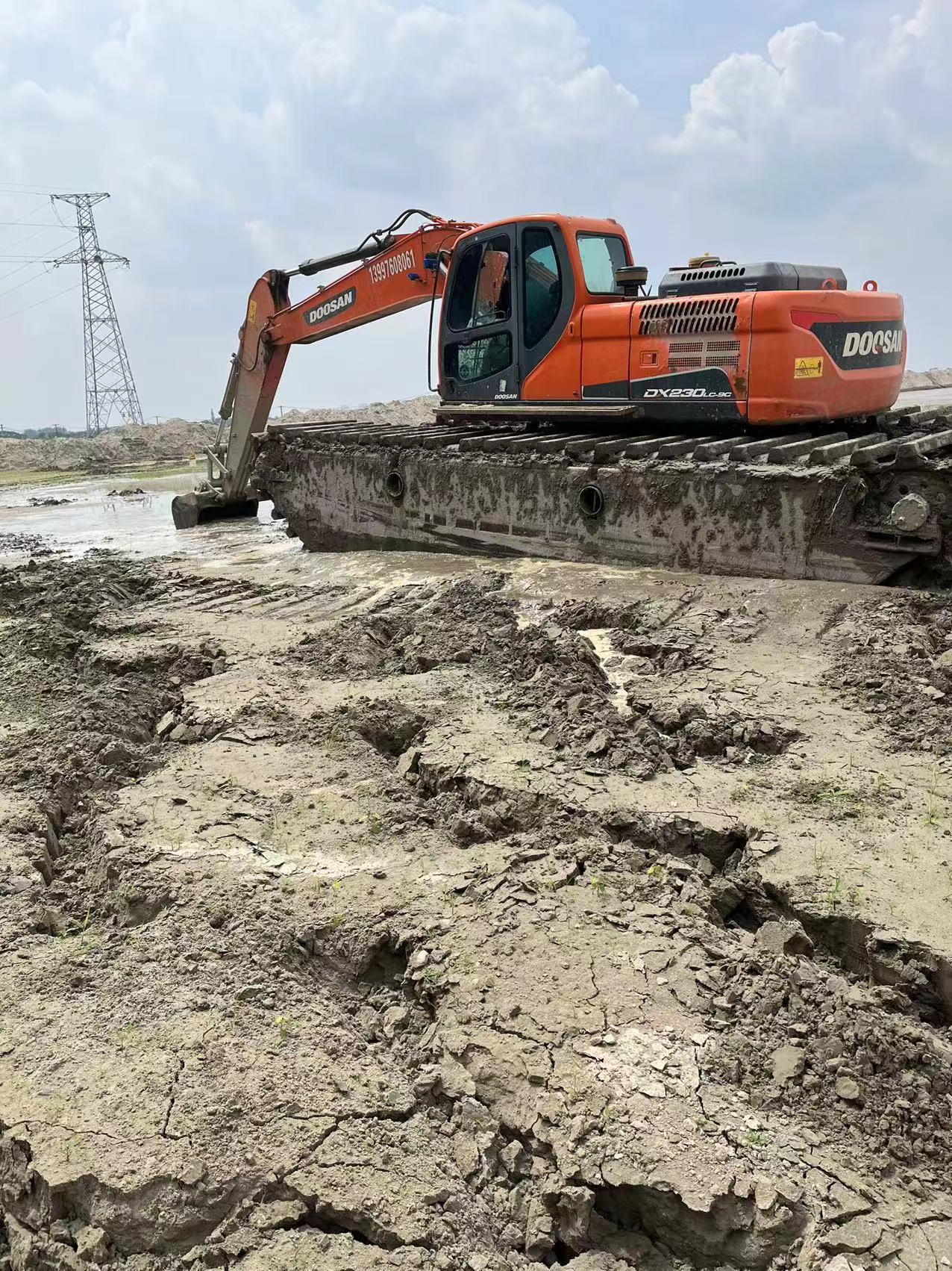 万州水路挖掘机水陆两栖清淤,船挖机出租一站式服务
