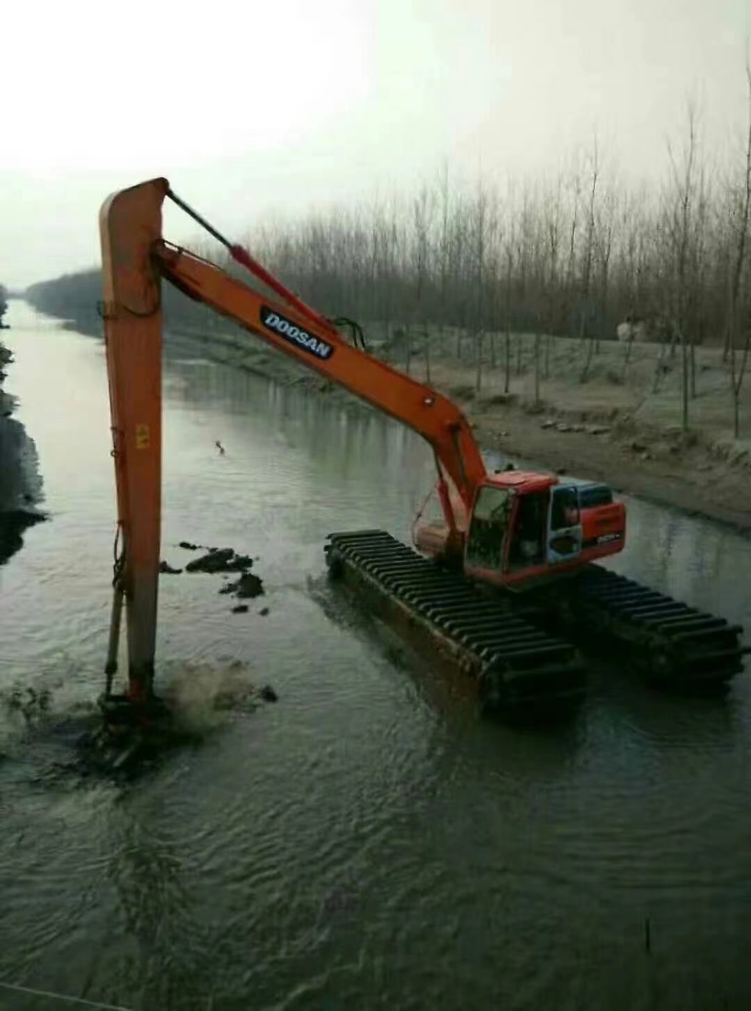 乌兰察布水路两用挖掘机出租联系方式,水陆两用挖机出租一站式服务