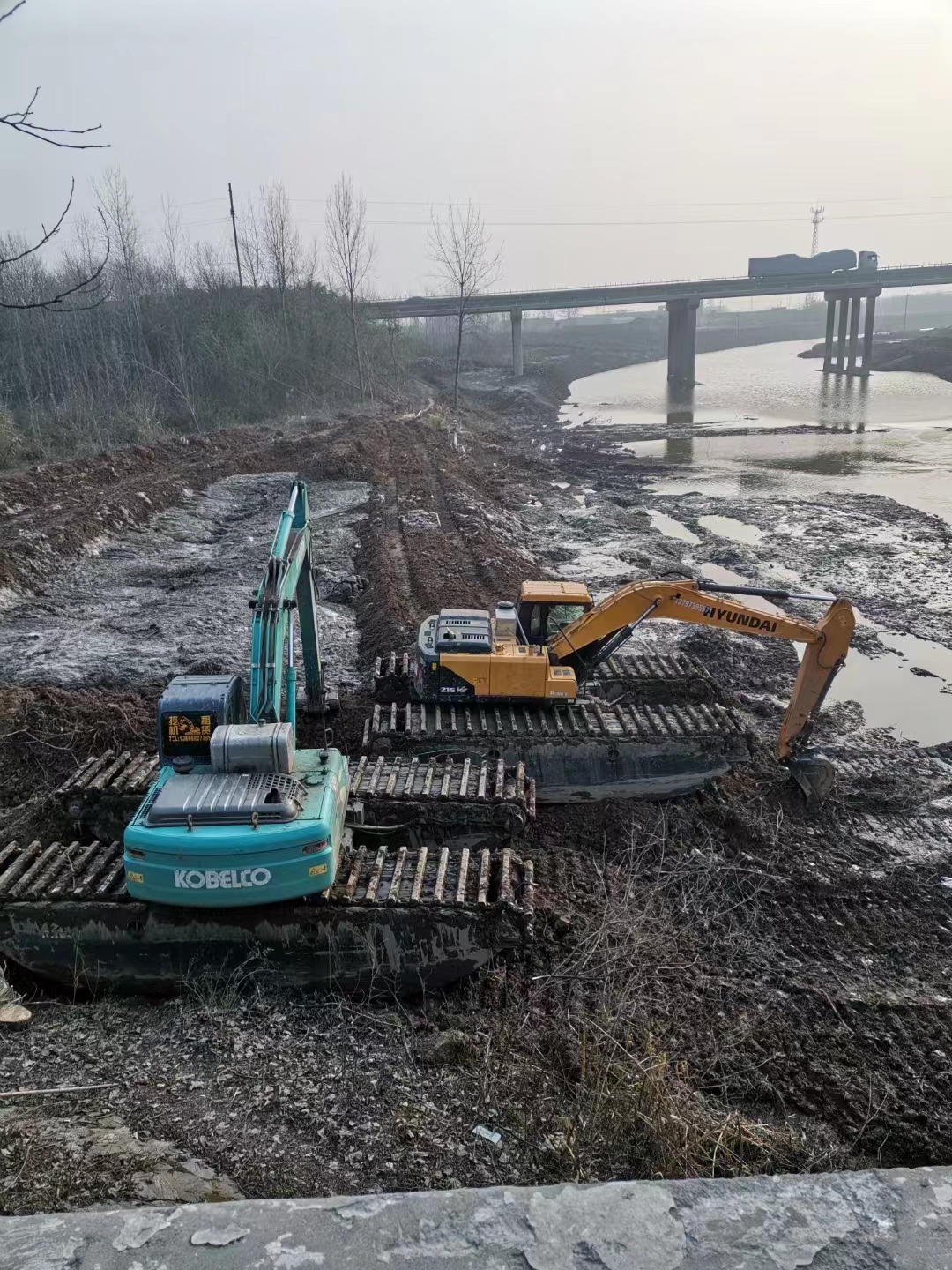 沧州水陆挖机出租机构清淤,水陆两用挖机出租一站式服务