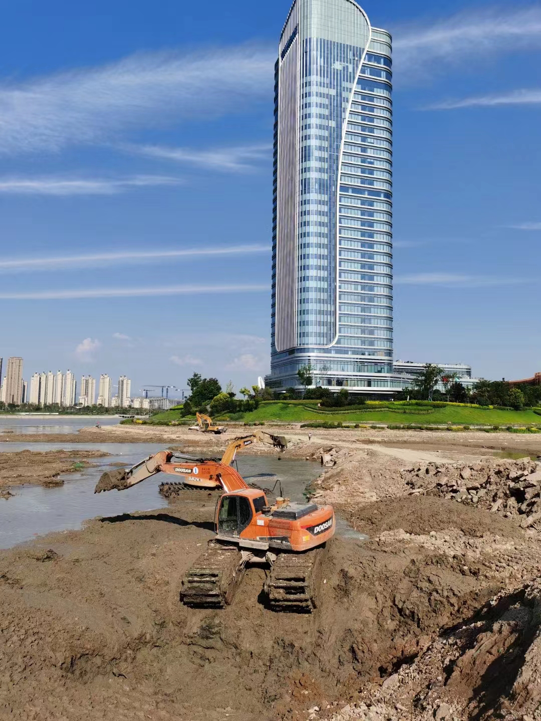 西城浮水挖掘机出租机构,水挖租赁一站式服务