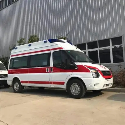 伊犁救护车预约电话--急救车护送转运租赁多少钱一天