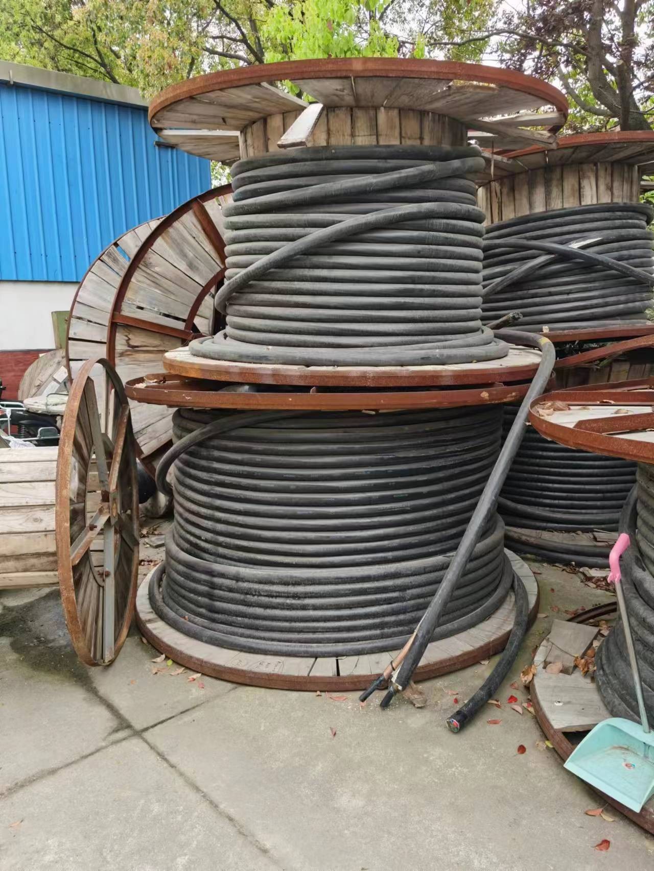 废旧电缆回收多少钱一吨电缆废铜回收厂家电话