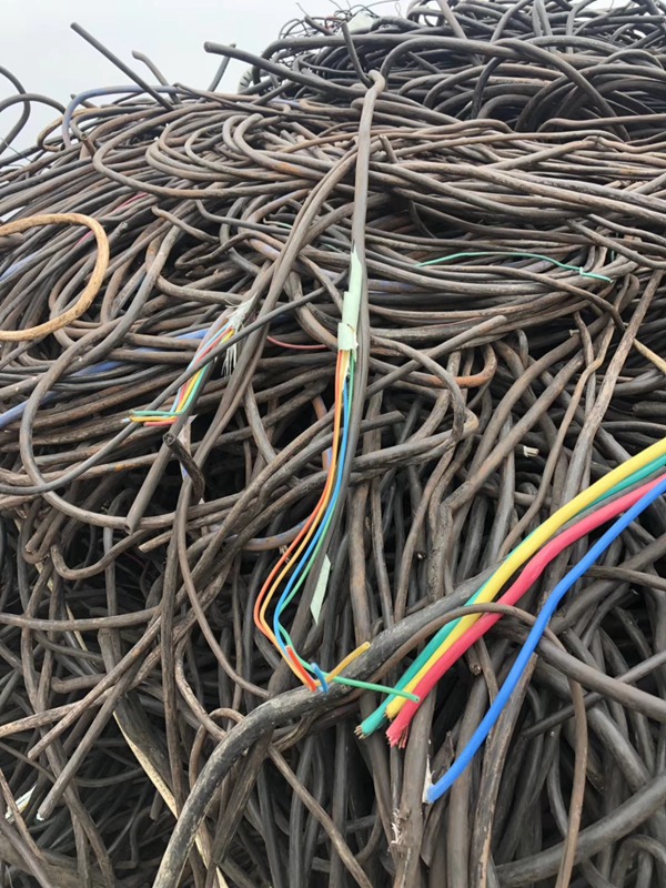 废旧电缆回收去皮多少电缆电线回收商业行情