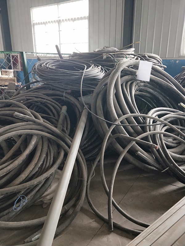 钢芯铝绞线回收多少钱一米的70电缆回收欢迎合作