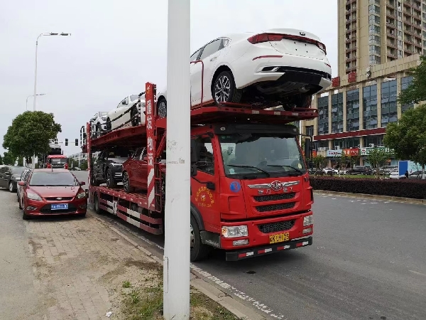 轎車托運公司~奎屯托運車輛多少錢