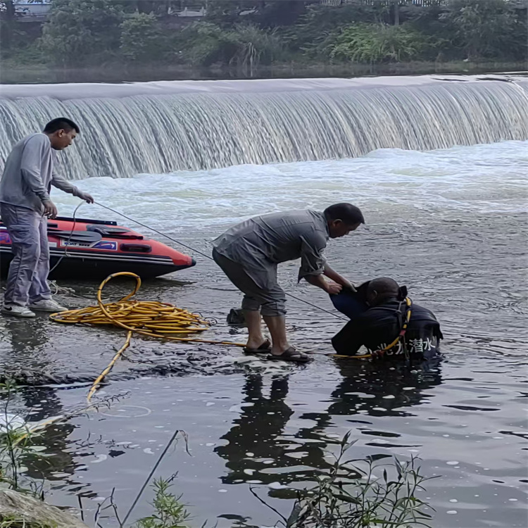 水下救援技术：打捞与安全应对策略