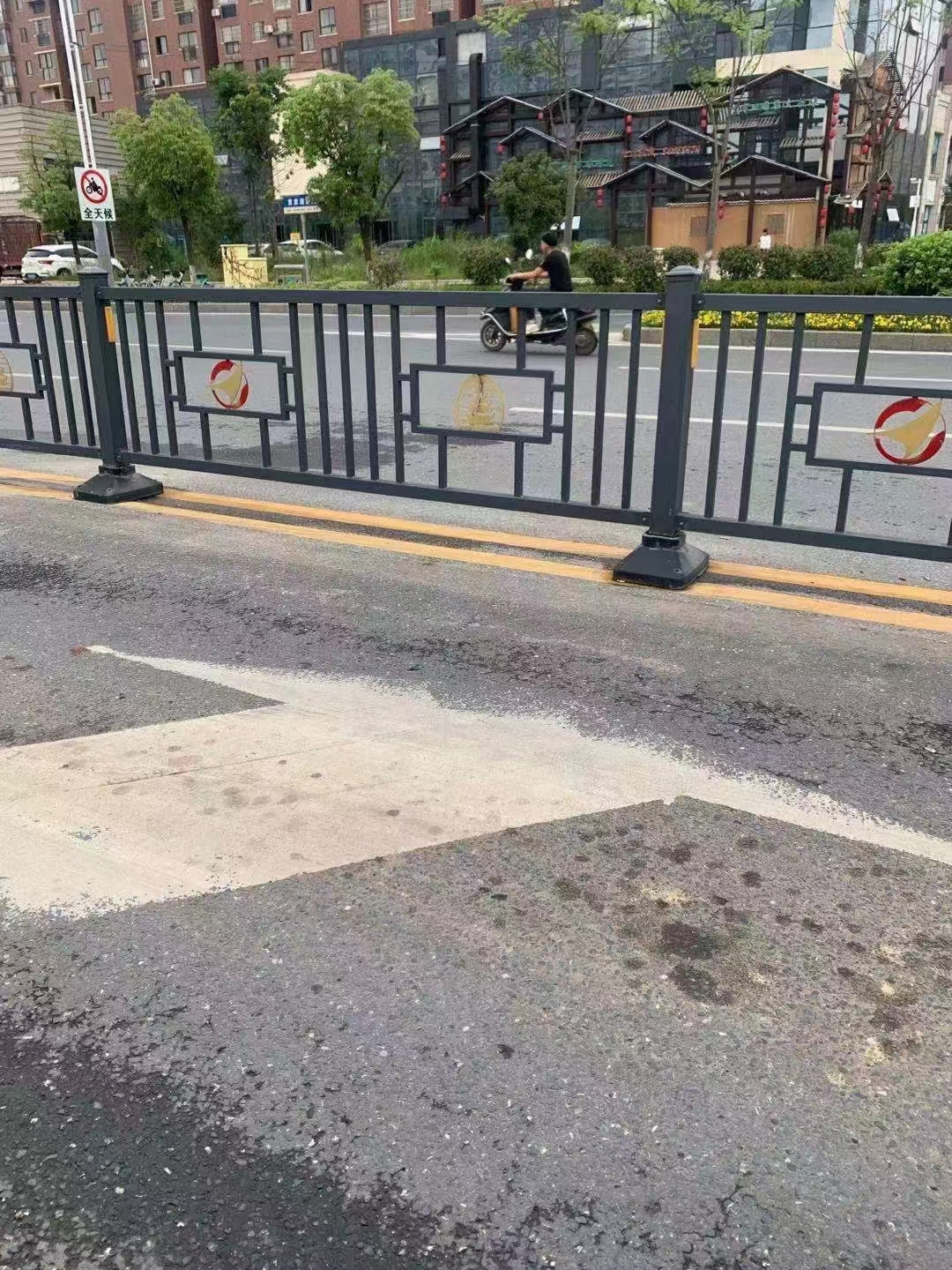 宝坻市政道路护栏隔离护栏围栏定制厂家