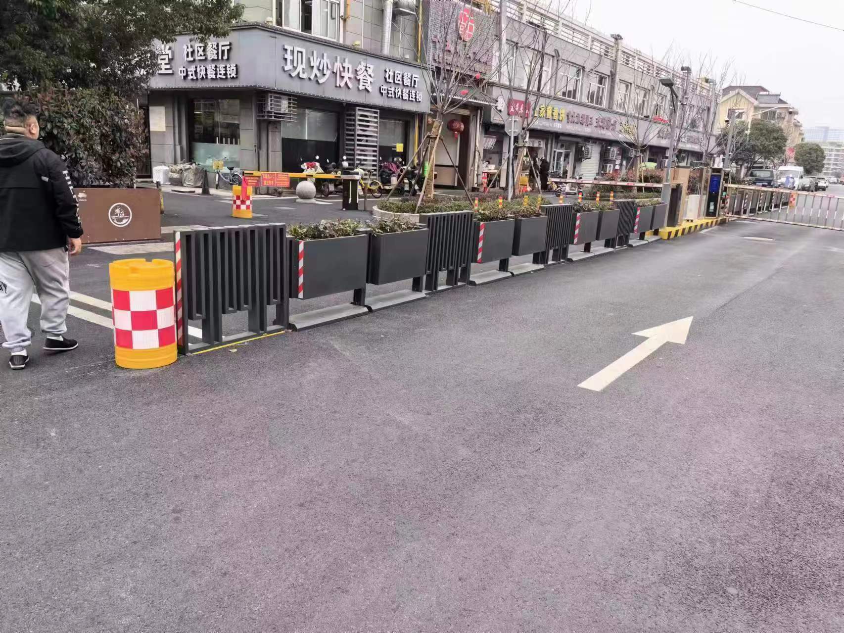 邯郸市政道路隔离花箱护栏厂家定制花箱护栏