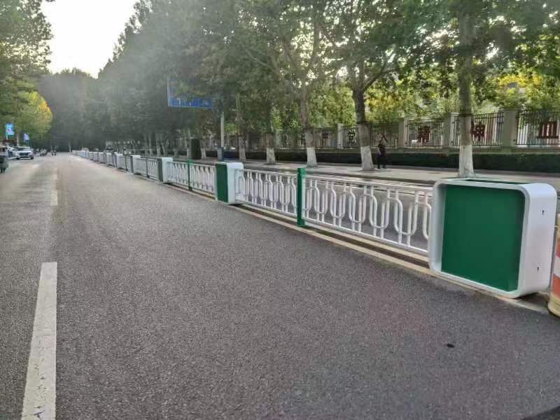 长沙市政道路隔离花箱护栏厂家定制花箱护栏厂家